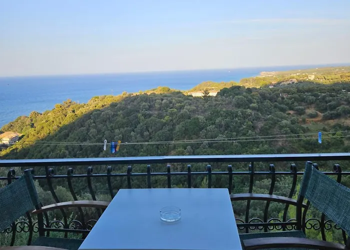 Fiore Hill Sea View Studios